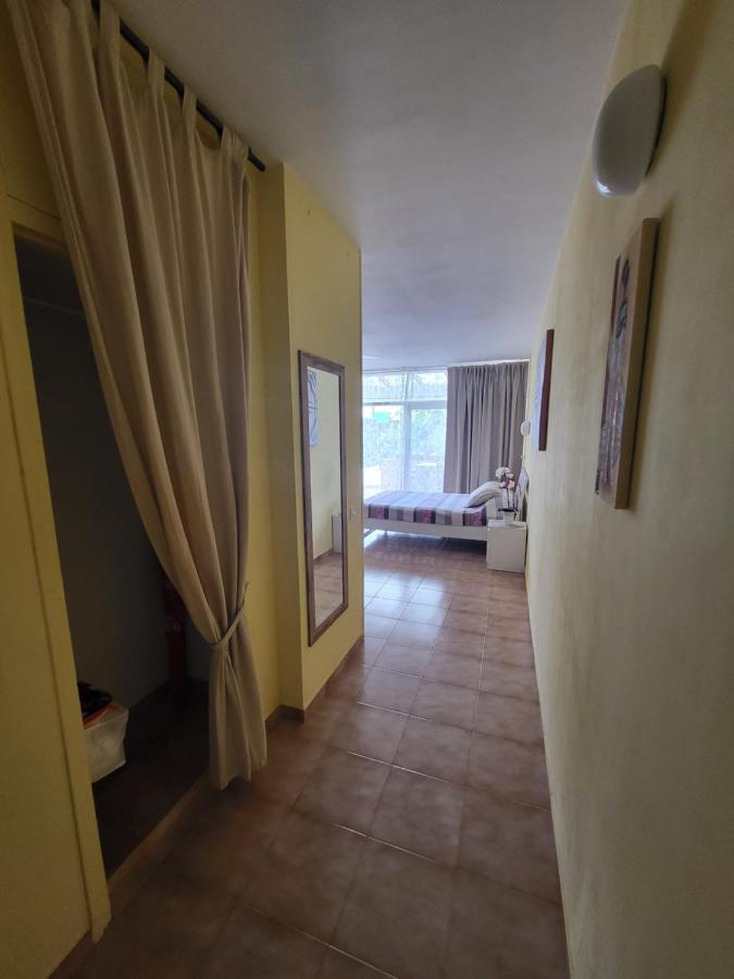 Studio With Garden Arona  Exterior foto